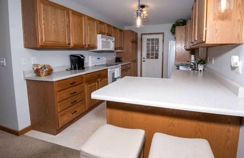New Buffalo House | New Buffalo Beauty/Beach House w/Hot Tub!