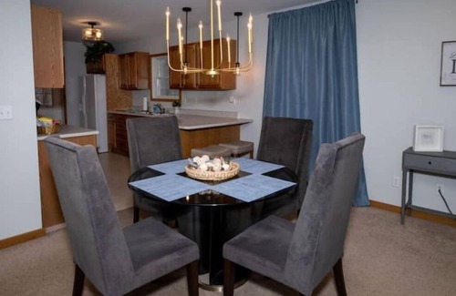 New Buffalo House | New Buffalo Beauty/Beach House w/Hot Tub!