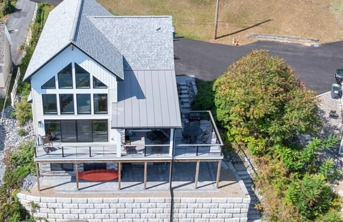 Saratoga Springs House | New build 5-bedroom waterfront lake house in Saratoga Springs