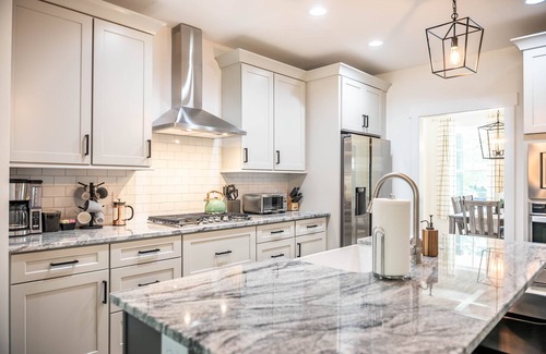 Pinehurst House | New Build! 5 Bedrooms & 3.5 Baths! 5 minutes to Golf and the Village