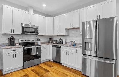 Boiling Springs House | New build duplex-sleeps 6! Pet friendly!