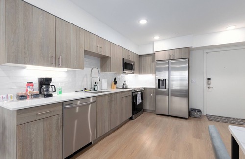 San Diego Apartment | NEW BUILD-ideal San Diego location, Little Italy, Gaslamp-WiFi, AC, 2x King beds