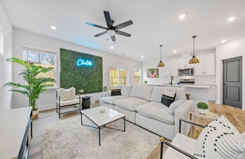 Charlotte House | New Build Near South End