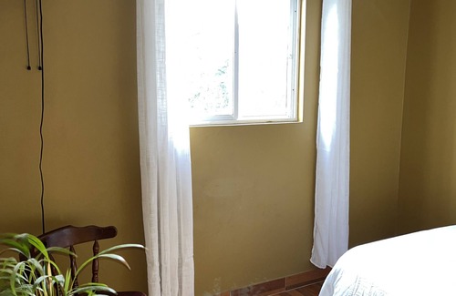 Middle Quarters Bed & Breakfast | NEW BUILD! Royale Flush Suites: One Bedroom mins from attractions