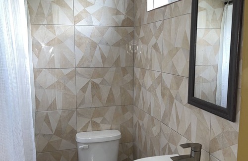 Middle Quarters Bed & Breakfast | NEW BUILD! Royale Flush Suites: One Bedroom mins from attractions
