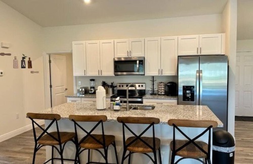 Jacarandas House | New Build W/Heated Pool! Perfect for 2 families!