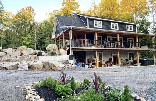 Muskoka Lakes Cottage | New Build with Hot Tub & Steam Room, bonfire pits, flatland & sun all day :)