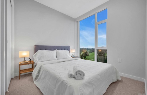 Marpole Condo | NEW BUILDING | 2-BDR&2-Bath | 950 sq.ft | AC | Free WiFi & Parking