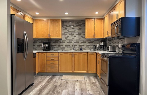 Barrie House | New-built 2-bedroom Luxury stay