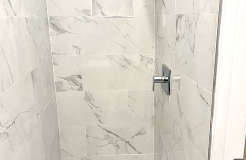 Palms House | New Built brand new fully furnished Tiny House Studio with a outdoor patio.