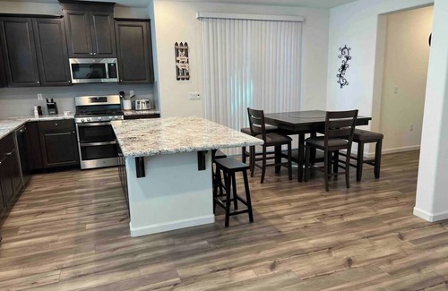 Roseville House | New built*corp/insurance housing*pet*24/7Access