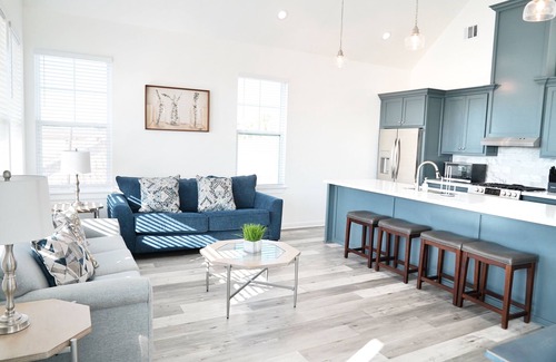 Galveston House | New Built Pastel Paradise - Teal Tranquility Oasis 2 Bedrooms 2 Baths Sleeps 6