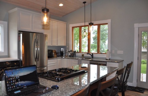 Riva House | New Bungalow with view of South River!