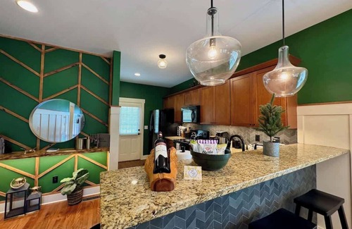 Swannanoa House | NEW: Byrd Bungalow - EPIC Views - Discover Luxury!
