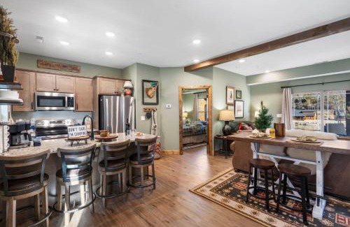 Branson House | New Cabin at Tall Timbers! Free Tickets! Indoor and Outdoor Pools!