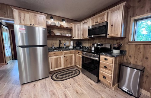 South Bloomingville Cabin | New Cabin | Hot Tub & Sauna