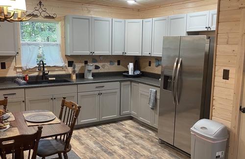 Counce Cabin | New Cabin in woods at pickwick. 3 BR 2 bath, near Stateline ramp & state park