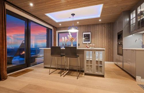 Rauland House | New cabin ski in out, fireplace & mountain view