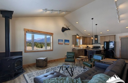 Ovando Cabin | New Cabin | Sleeps 8 | Private Acreage | Mountain Views | Water Frontage