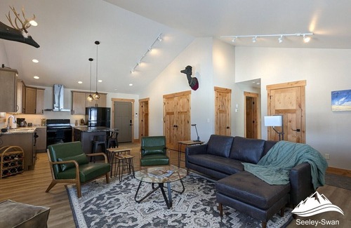 Ovando Cabin | New Cabin | Sleeps 8 | Private Acreage | Mountain Views | Water Frontage