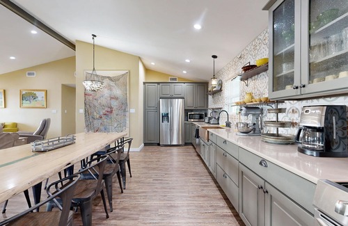 Rockport House | New Canal-Front Home | Huge Screened Porch, Fishing Pier & Chef's Kitchen