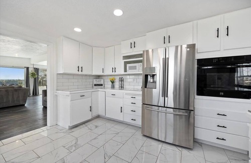 Twin Falls House | New! Canyon Rim home with waterfall trail!