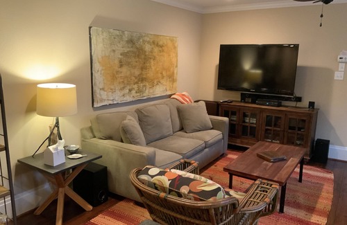 Fort Worth Apartment | New Carriage House Apartment -Historic neighborhood near Medical District & TCU