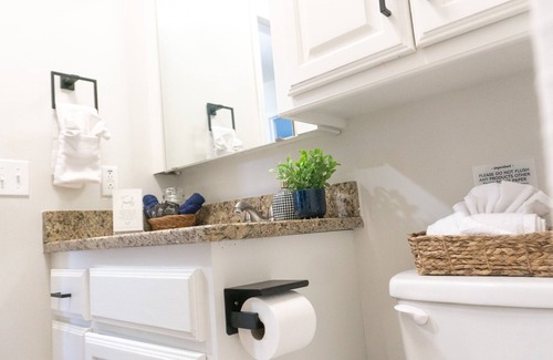 Weatherford Apartment | NEW! Casita Moderna | Close to I-40 and SWOSU | Pets Welcome!