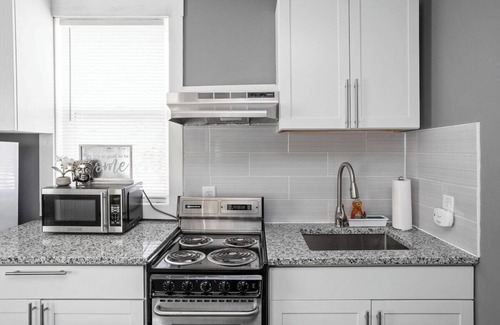 New Castle House | New Castle Retreat, Stay in Style!