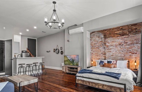 Parkway Museum District Apartment | New Central Philly apartment!