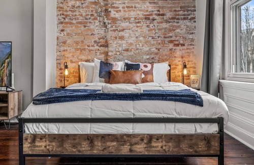 Parkway Museum District Apartment | New Central Philly apartment!