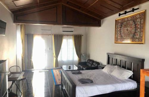 Kampot Apartment | New Central Villa Garden Apart & swimming pool