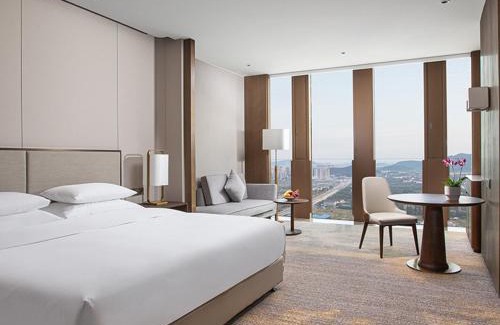 Yuhang District Hotel | New Century Grand Hotel Hangzhou Baoding