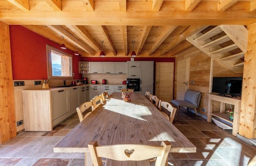 Montagnole Ski Chalet | New chalet for 8 people