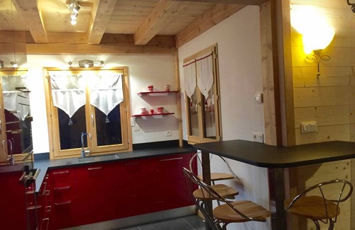 Vars Ski Chalet | New chalet in larch 150 M2 House 12 persons and Standing Near the slopes