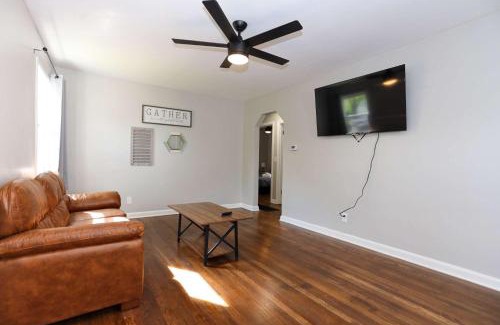 Roselawn Finance House | New Charloe Court 3 Bed Family House