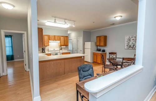 Cornelius Condo | *New* Charming 2BR Lake Norman Condo near Charlotte