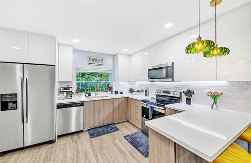 Pompano Beach Villa | New Charming 3-bedroom villa with salt water pool/3mile to beach.