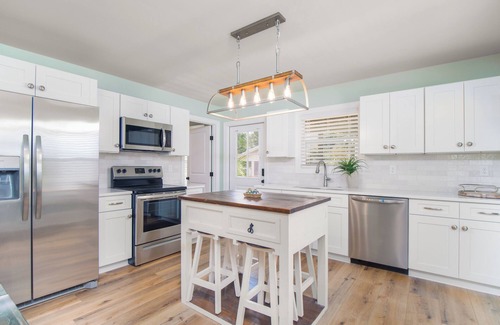 Demere Park Apartment | NEW! Charming and quiet 1 bedroom apt. 0.6 miles from St. Simons Island Beach!