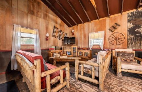 Lake George Ski Chalet | New! Charming Cabin in Colorado National Forest