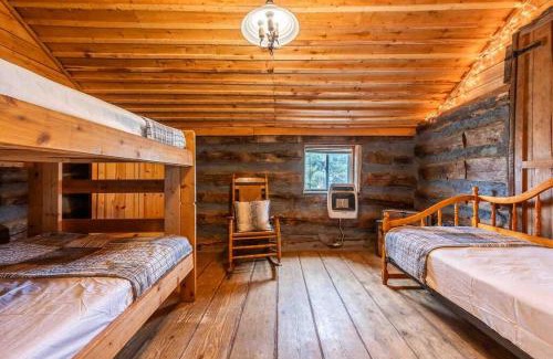 Lake George Ski Chalet | New! Charming Cabin in Colorado National Forest
