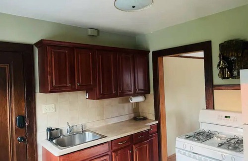 Wauwatosa Apartment | NEW Charming, cozy and VERY central upper unit in MKE