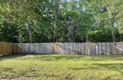 Hyde Park House | New! Charming Home, WIFI, TV, & Great Value