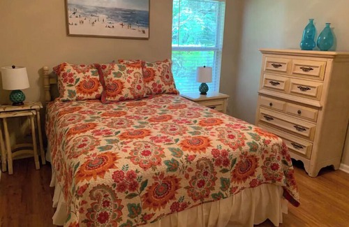 Green Cove Springs House | NEW! Charming Guest House on Private 5 Acre Riverfront Estate with DOCK