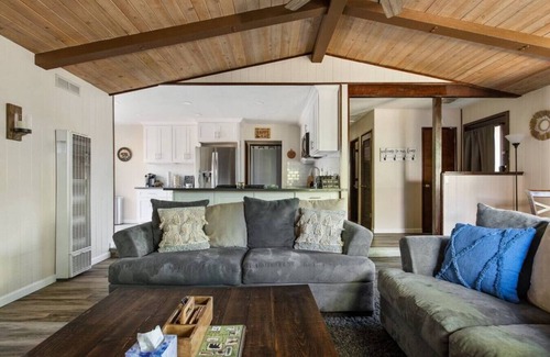 Big Bear City Apartment | * NEW* Chateau Oso Grande in Big Bear + Spa + BBQ
