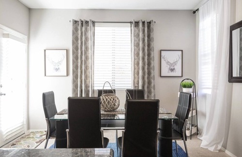 Spring Valley House | New Chic Relaxing Modern Vacation Home Near Strip