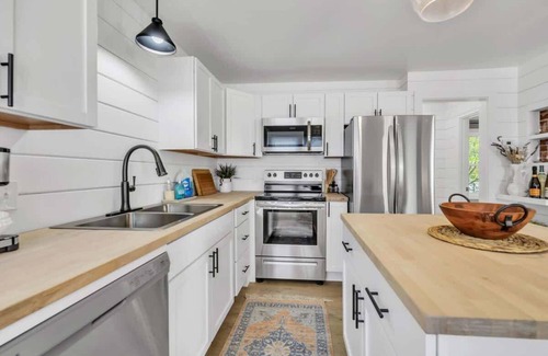 Ellsworth House | New! City Lights Escape in Ellsworth!