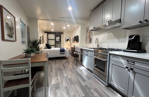 Westchester Apartment | New Clean Studio nearLAX,Sofi,The Forum, Close to freeway