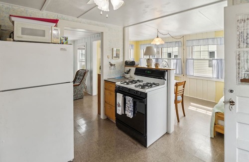 Wareham Center Cottage | NEW! Coastal Cottage Retreat Steps from the Beach