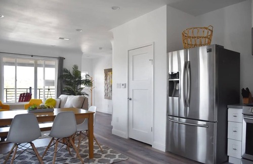 Mill Valley House | NEW Colorful + Spacious 3BD/2BA Home in the ❤️of Mill Valleyn- Fully remodeled